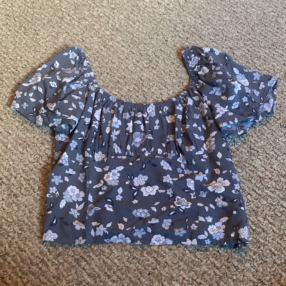 Blue cropped blouse